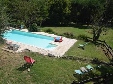 Pretty Holiday Home in Ardèche with Swimming Pool