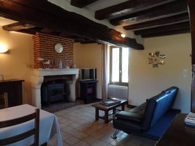 Gîte Sury-en-Vaux 3 pièces 4 personnes - FR-1-586-3