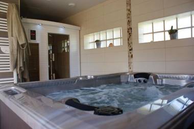 Studio avec sauna jardin clos et wifi a La Ferriere aux Etangs