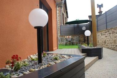 Studio avec sauna jardin clos et wifi a La Ferriere aux Etangs