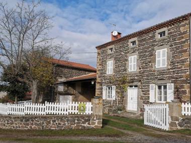 Gîte Mazeyrat-d'Allier 4 pièces 5 personnes - FR-1-582-200