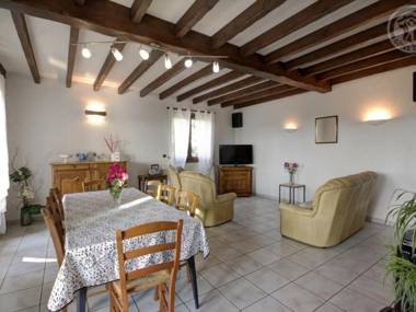 Gîte Saint-Christo-en-Jarez 5 pièces 8 personnes - FR-1-496-204