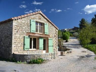 Pretty Holiday Home in Courry with Swimming Pool