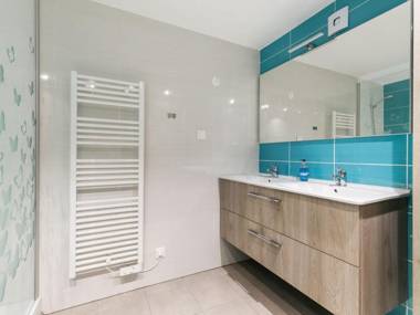 Mesmerising Holiday Home in Neubois with Private Swimming Pool