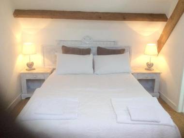 Maison de 2 chambres avec jardin clos et wifi a Sainte Colombe