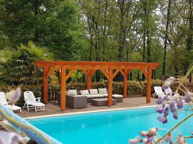 Appartement de 3 chambres avec piscine partagee jardin clos et wifi a Maurens