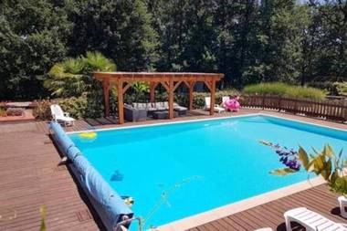 Appartement de 3 chambres avec piscine partagee jardin clos et wifi a Maurens