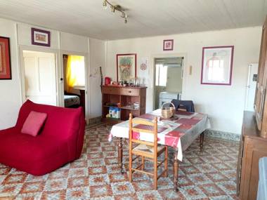 Maison de 2 chambres avec piscine partagee jardin amenage et wifi a Charmes