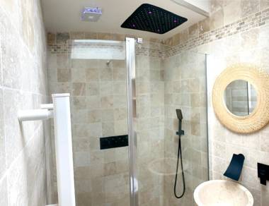 Studio avec piscine partagee jardin amenage et wifi a Charmes