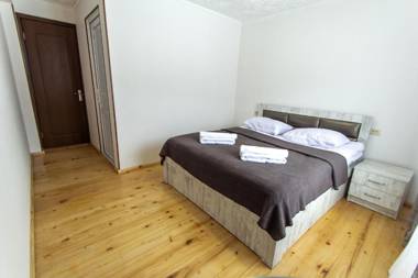 Katos Guesthouse Mestia