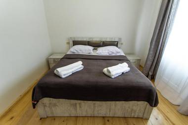 Katos Guesthouse Mestia