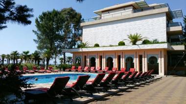 Luxury Oasis Apartment