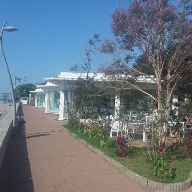 Dreamland Oasis luxury apartment