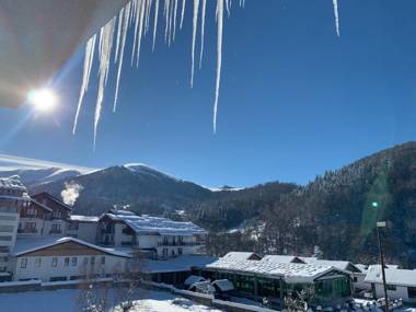 Snow Pine Suite - 4 Star Resort