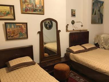 Gutsa Artists Mini-Hotel