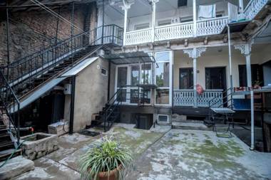 White Apartment Old Tbilisi