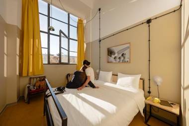 Fabrika Hostel & Suites