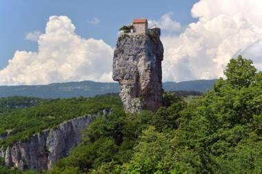 Freedom Square Apartment