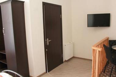 Guest House on Gia Abesadze Street