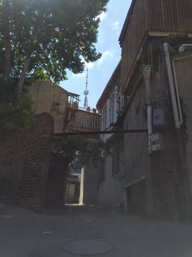 Historical apartment in city center (old Tbilisi)