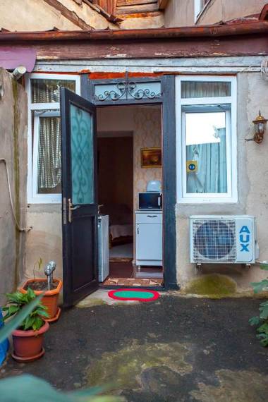 Guest House Happy Holidays