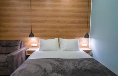 8 Rooms Apartotel On Meidan