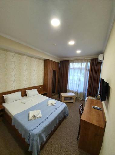 5 Rooms near 300 Aragveli metro station