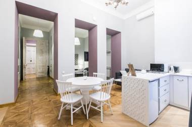 KuXoS Apartment On Machabeli Street