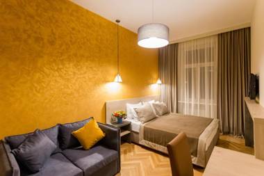 Luxury 3 BR apartment by Freedom square City Center