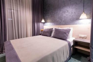 Luxury 3 BR apartment by Freedom square City Center