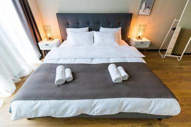 Wehost Pool and Gym Apartment