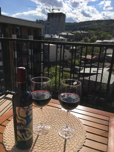 Sunny Apartment Ortachala