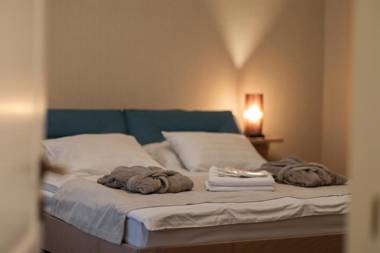 Golden nugget apartment