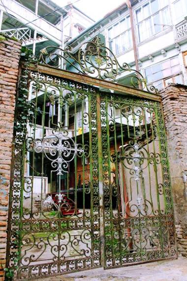 COZY APARTMENT IN CENTER OF OLD TBILISI