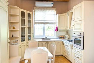 Wehost Duplex Near Rustaveli Avenue