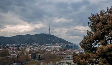 Apartments near Metekhi Cathedral