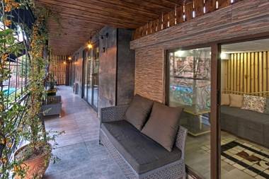 Sakhli at Chavchavadze ave 15