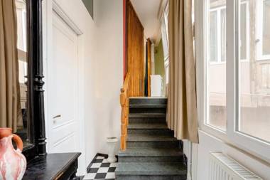 Room with quite yard view