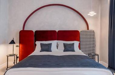 Monograph Freedom Square