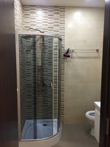 Lech Kachinski Apartment 1