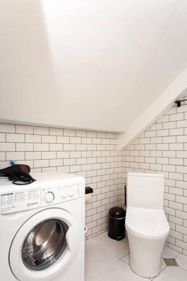 Cozy One Bedroom Apartment In The Heart of Tbilisi