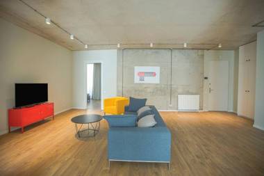 2BR luxury apartment with 2 Balconies in historic Tbilisi