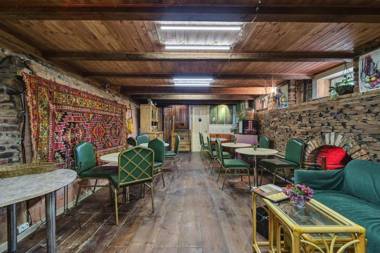 House 52 Boutique Hotel