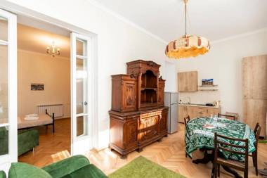 Bright and cozy 1BR apt in the heart of Tbilisi