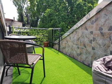 H&B apartments Aghmashenebeli