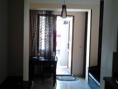 Kvartira near the boulevard