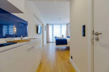 Sea View Apartment with balcony in the center of Batumi