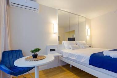 Bright Studio Apartment With Sea Views and Balcony