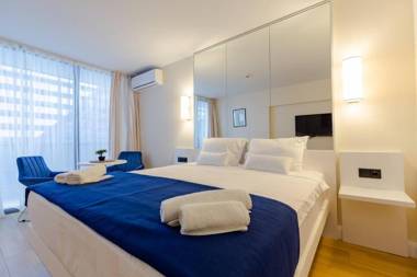 Bright Studio Apartment With Sea Views and Balcony