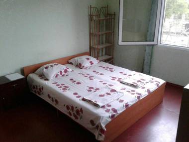 Guest House Lakoba 32